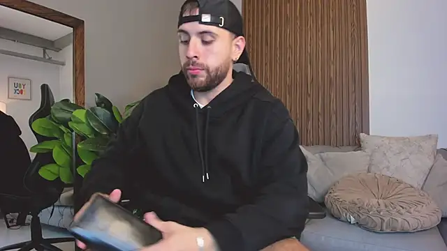 Maximo Wolff online show from 03-20-26, 12:00