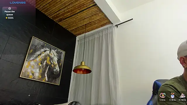 Maximo Wolff online show from 10-24-25, 08:30