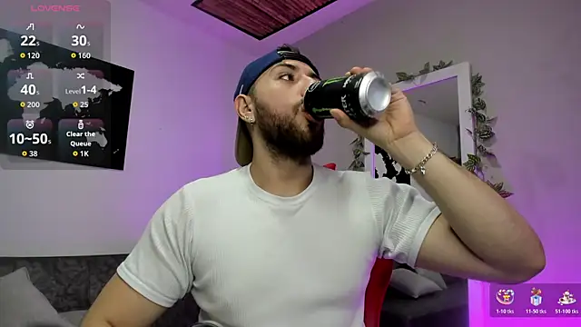 Maximo Wolff online show from 12-15-25, 08:14