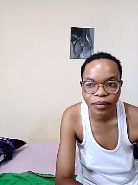 Snapshot of Miss-Hennessy chatting on 05-02-26, 02:33 Miss-Hennessy online show from 05-02-26, 02:33