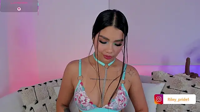 Cutie Riley online show from 10-25-25, 02:50