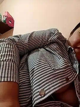 Caroomoom27 online show from 11-26-25, 03:17