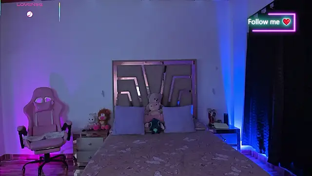 lunaarose online show from 03-18-26, 03:42