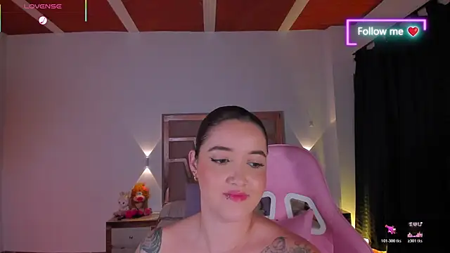 lunaarose online show from 04-11-26, 07:45