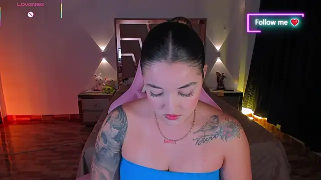 Snapshot of lunaarose chatting on 02-03-26, 03:37 lunaarose online show from 02-03-26, 03:37