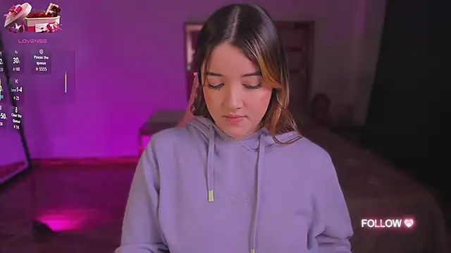 lunaarose online show from 10-09-25, 04:24