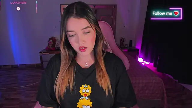 Snapshot of lunaarose chatting on 02-24-26, 04:13 lunaarose online show from 02-24-26, 04:13