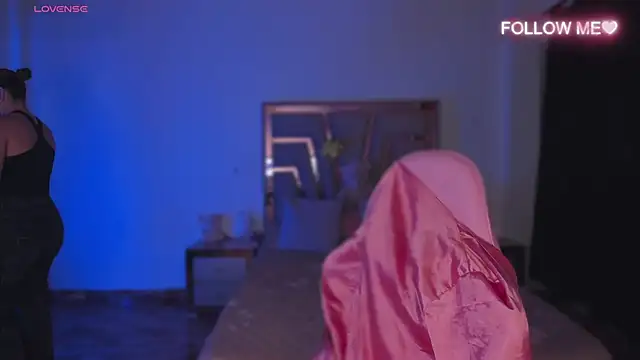 lunaarose online show from 12-02-25, 03:19