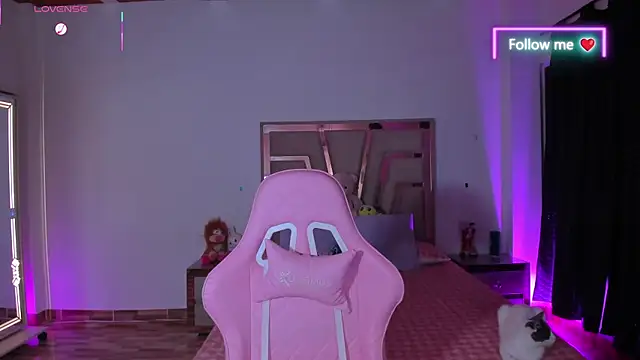 lunaarose online show from 04-14-26, 03:11