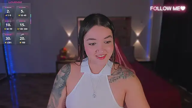 lunaarose online show from 11-14-25, 04:21