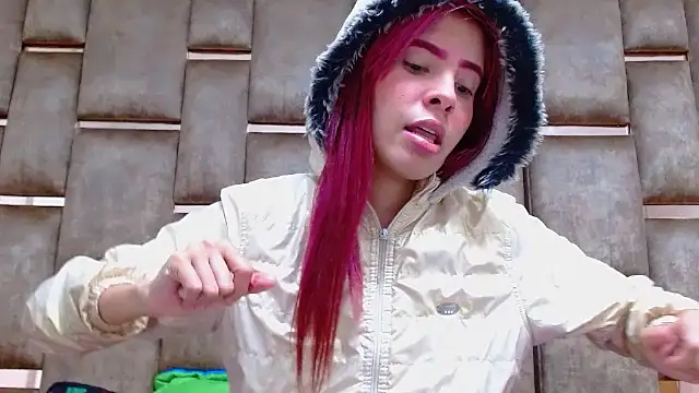 Snapshot of Alexahotz chatting on 10-12-25, 05:42 Alexahotz online show from 10-12-25, 05:42