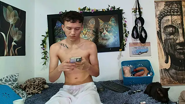 Snapshot of Patrick_phoenix chatting on 10-14-25, 03:34 Patrick phoenix online show from 10-14-25, 03:34