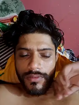 Snapshot of king_raaj1999 chatting on 06-07-26, 06:35 king raaj1999 online show from 06-07-26, 06:35