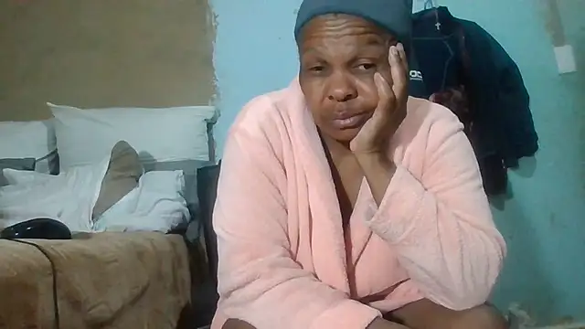 Snapshot of Nicky52 chatting on 06-14-26, 02:24 Nicky52 online show from 06-14-26, 02:24