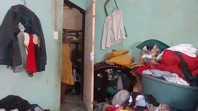 Nicky52 online show from 10-24-25, 03:33