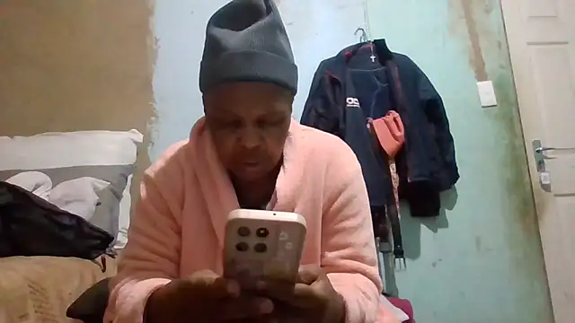 Snapshot of Nicky52 chatting on 05-19-26, 03:57 Nicky52 online show from 05-19-26, 03:57