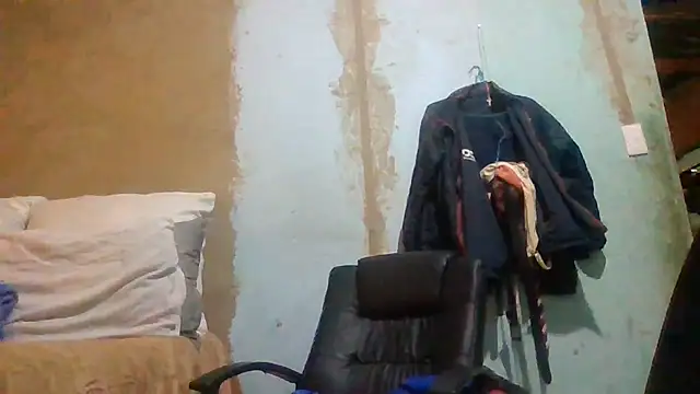 Snapshot of Nicky52 chatting on 06-26-26, 05:46 Nicky52 online show from 06-26-26, 05:46