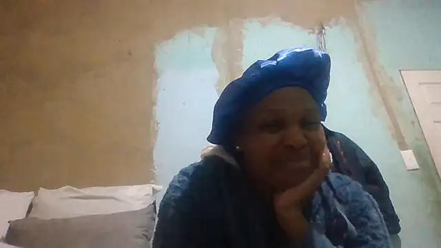 Snapshot of Nicky52 chatting on 06-21-26, 06:46 Nicky52 online show from 06-21-26, 06:46