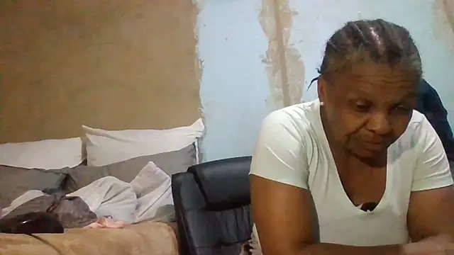 Snapshot of Nicky52 chatting on 06-10-26, 04:08 Nicky52 online show from 06-10-26, 04:08