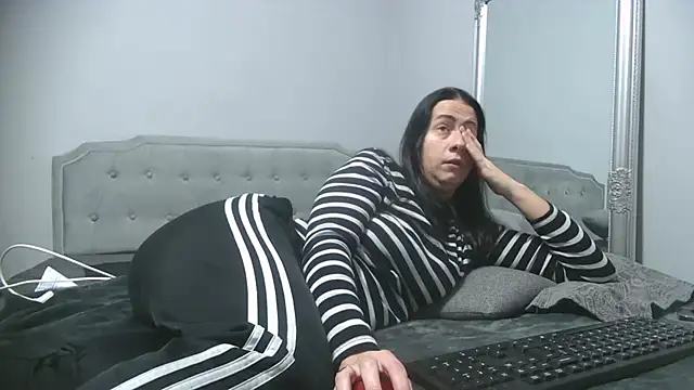 Bunnyela1 online show from 01-07-26, 09:47