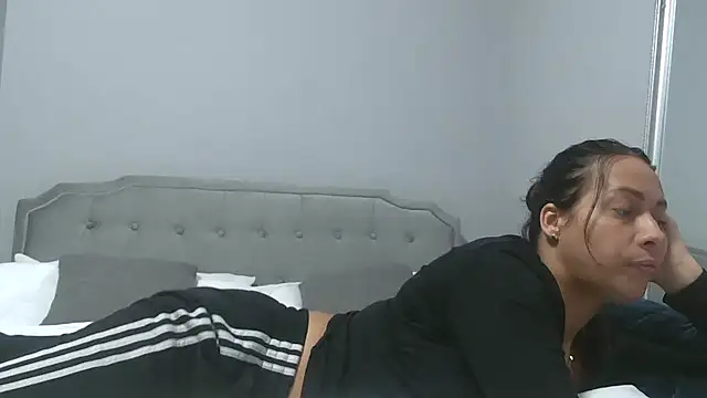 Bunnyela1 online show from 11-10-25, 04:34