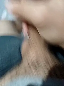 Snapshot of Hamzadz123 chatting on 10-31-25, 12:18 Hamzadz123 online show from 10-31-25, 12:18