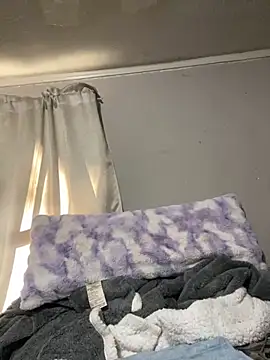 HennessyBaby21 online show from 10-22-25, 12:59