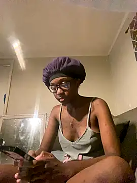 HennessyBaby21 online show from 11-18-25, 08:39