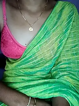 Snapshot of Nidhi_lovely chatting on 09-23-25, 04:47 Nidhi lovely online show from 09-23-25, 04:47