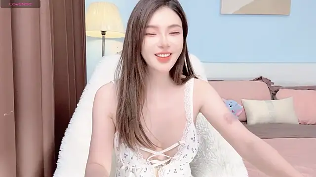 ViViennepp online show from 10-29-25, 02:27