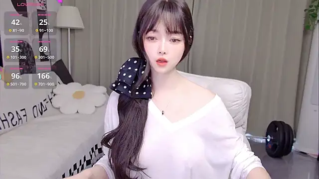 uikyy1 online show from 04-10-26, 07:04