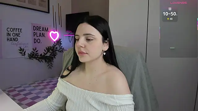 LiaWoow online show from 11-14-25, 07:34