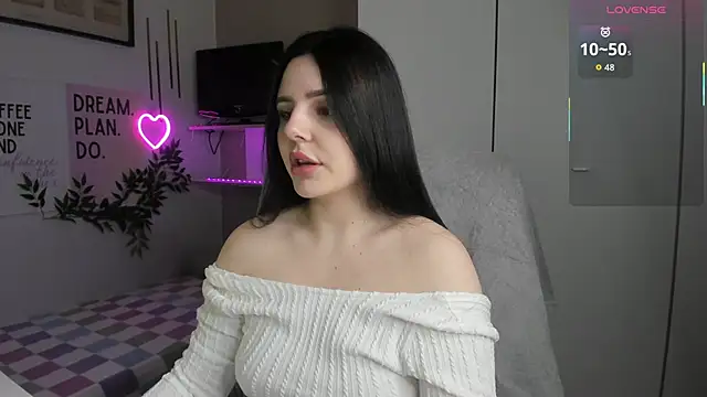 LiaWoow online show from 11-11-25, 02:34