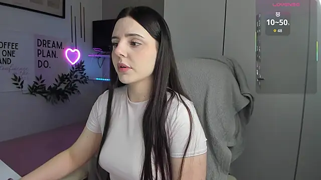 LiaWoow online show from 12-20-25, 07:44