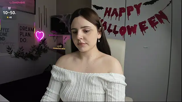 LiaWoow online show from 11-01-25, 02:22