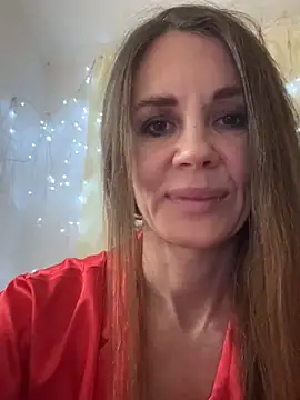 LucieMack online show from 11-28-25, 01:06