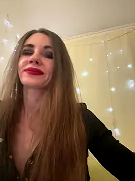 LucieMack online show from 12-21-25, 08:42