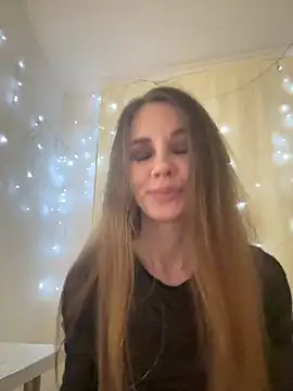 LucieMack online show from 11-12-25, 09:18