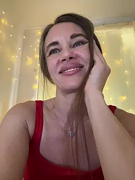 Snapshot of LucieMack chatting on 07-07-26, 12:20 LucieMack online show from 07-07-26, 12:20