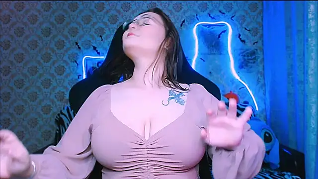 InLoveWithLife26 online show from 10-28-25, 06:40