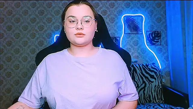 InLoveWithLife26 online show from 12-15-25, 08:14