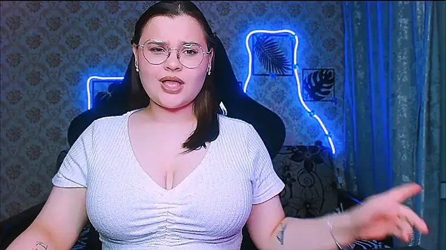 InLoveWithLife26 online show from 03-22-26, 06:53