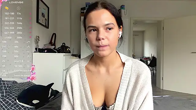 MaydaCornwall online show from 02-11-26, 03:01