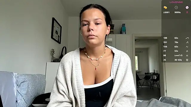 MaydaCornwall online show from 09-30-25, 07:03