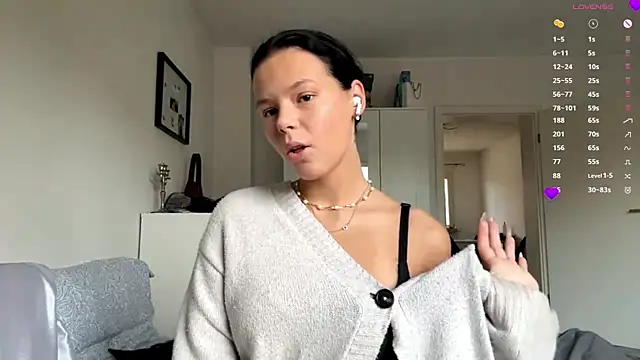 MaydaCornwall online show from 11-12-25, 08:07