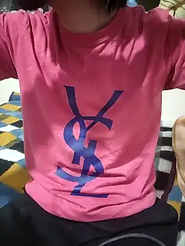 Snapshot of HitShelf chatting on 12-19-25, 06:43 HitShelf online show from 12-19-25, 06:43