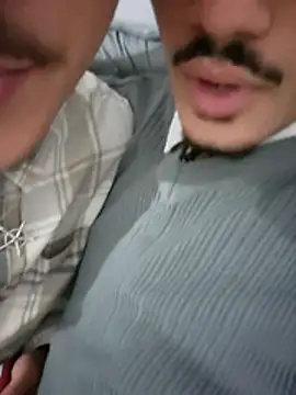 Snapshot of HitShelf chatting on 12-15-25, 03:29 HitShelf online show from 12-15-25, 03:29