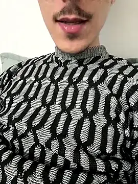 Snapshot of HitShelf chatting on 01-19-26, 12:36 HitShelf online show from 01-19-26, 12:36