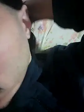 Snapshot of HitShelf chatting on 12-16-25, 11:47 HitShelf online show from 12-16-25, 11:47