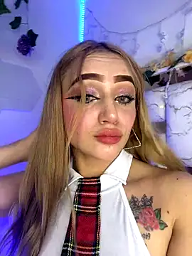 Snapshot of Sara_Sophia420 chatting on 10-02-25, 12:14 Sara Sophia420 online show from 10-02-25, 12:14